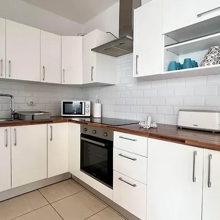 Apartment Pelicano Club 303 - 2 Bedroom In Puerto Del Carmen, Lanzarote
